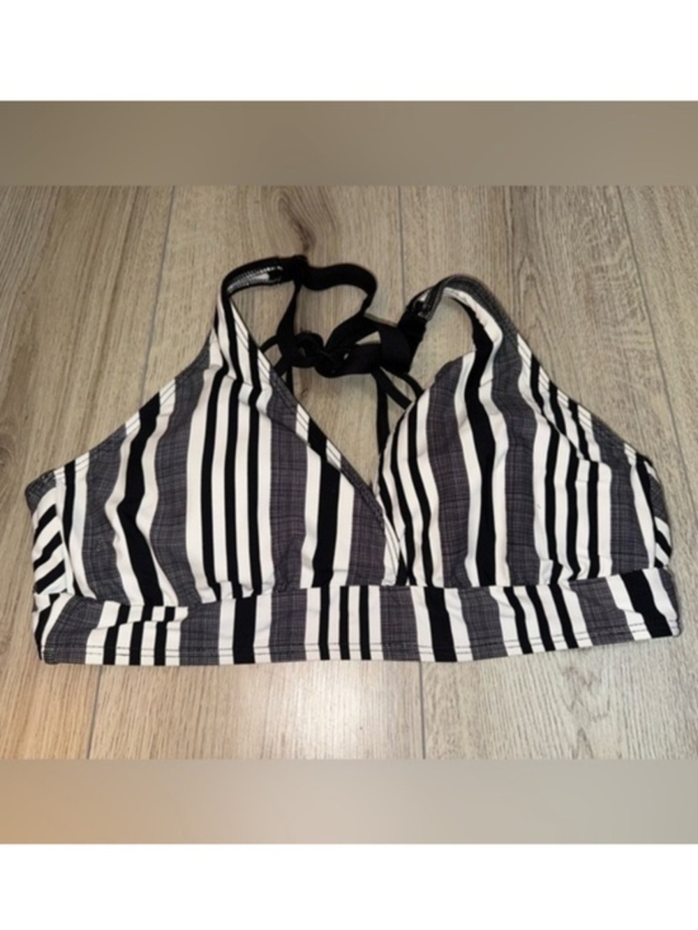 Nexi black white striped bikini top SIZE IS 38B